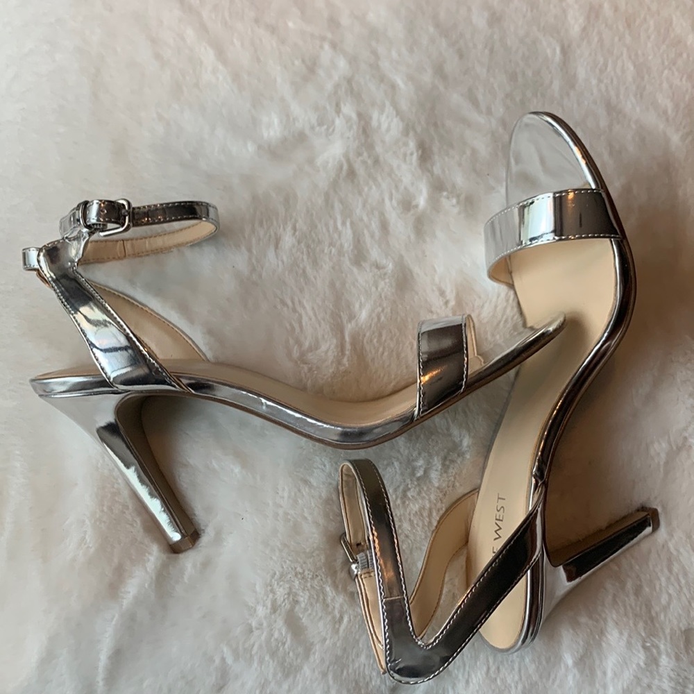 Silver Heels - image 2